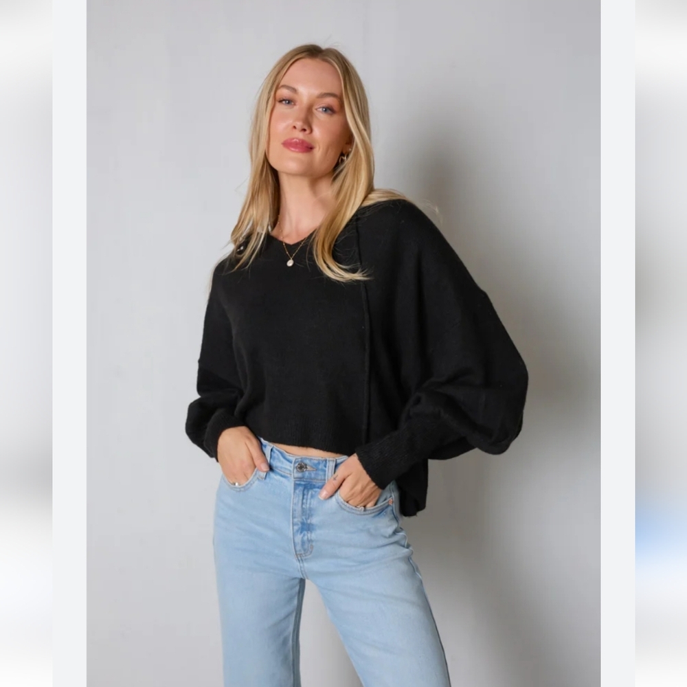 Vestique Black Sweater "Chasing Better"  cropped with wide arms size large - Picture 7 of 8